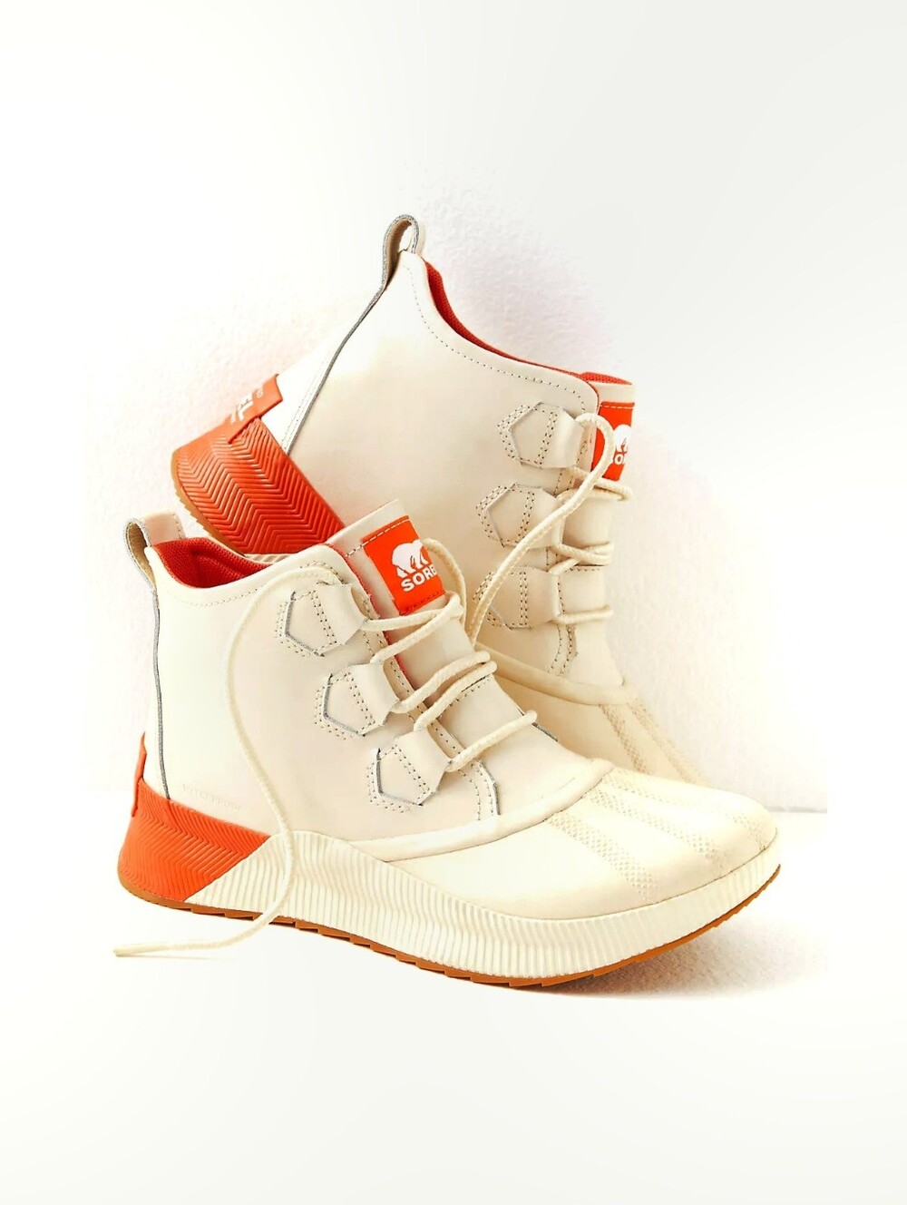 NIB SOREL Out ’N About III Bleached Ceramic Optimized Orange Waterproof Boots